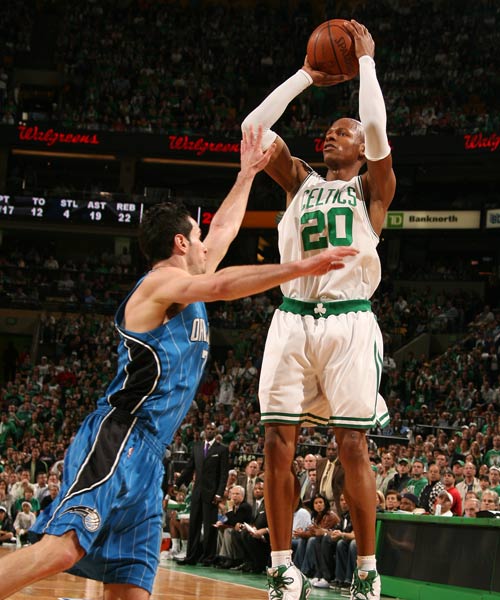 二点球更多 二点球更多